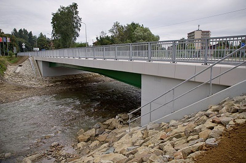 Na snímke oprava mosta v Trstene, ktorá stála...