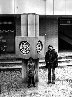 Plastika v átriu obchodného domu v Sabinove (...