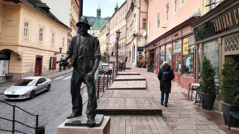 Vianočné stánky inštalujú v týchto miestach.
