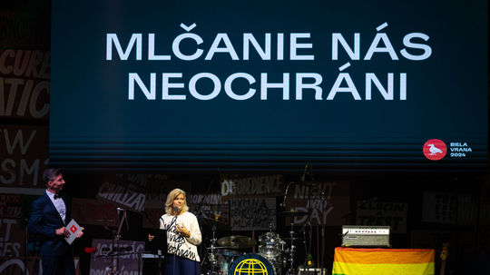 „Nebojím sa pána“. Ocenením Biela vrana sa opäť oslávi občianska odvaha, príde aj exprezidentka