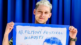 Výtvarník Andrej Dúbravský je autorom plagátu k Filmovému festivalu inakosti. 