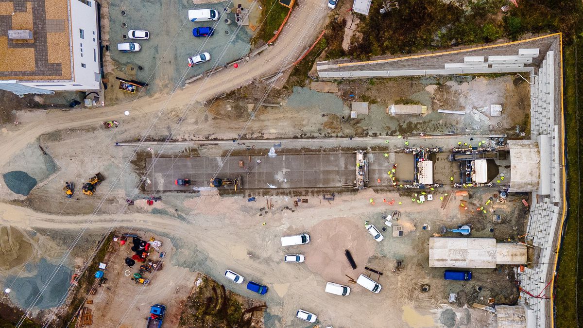 Práce v tuneli Višňové sa pomaly blížia ku...