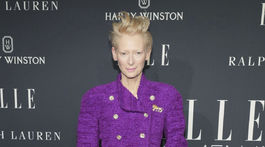 Herečka Tilda Swinton v komplete Chanel Haute Couture. 