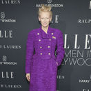 Herečka Tilda Swinton v komplete Chanel Haute...