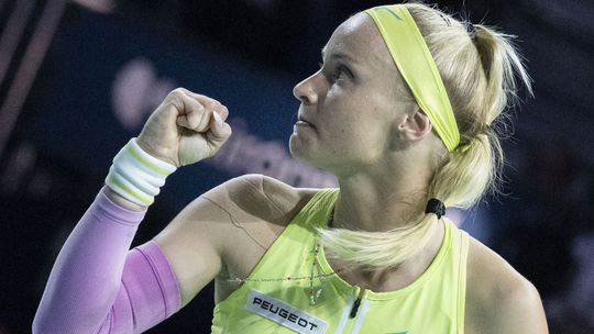 ONLINE: Pikantné česko-slovenské derby na anglickej tráve. Šramková bojuje o postup do semifinále