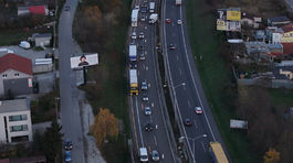 Kolóna na diaľnici D2 v ranných hodinách