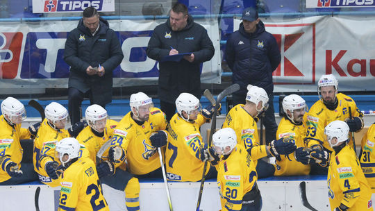 Hokejisti Slovana štyrikrát vyhrávali, nestačilo. V drese Nitry zažiaril 18-ročný tínedžer