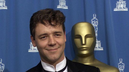 Herec Russell Crowe na zábere z roku 2001, keď...