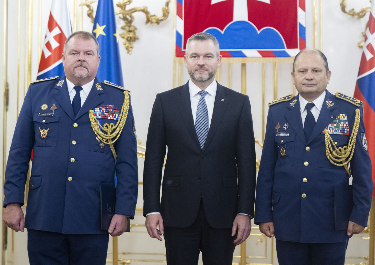 SR prezident generáli rozlúčka výslužba BAX