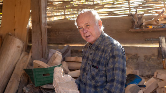 Peter Zoričák, umelecký rezbár.