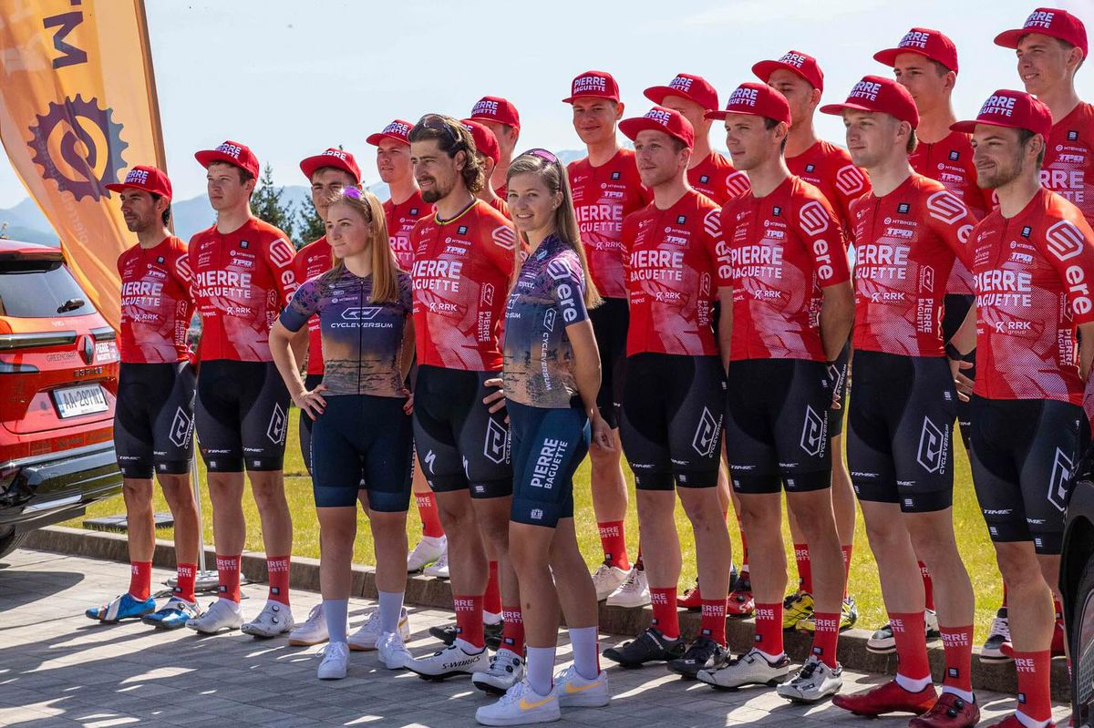 Cyklistický tím Pierre Baguette a jeho zostava...