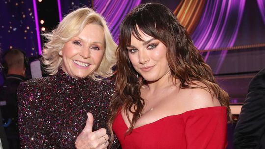 Ewa Farna a  Helena Vondráčková na galapodujatí...