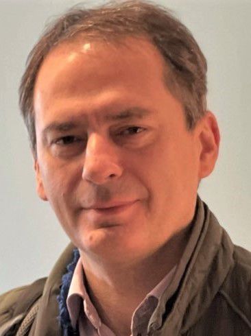 Christo Grozev, na Západe pôsobiaci bulharský...
