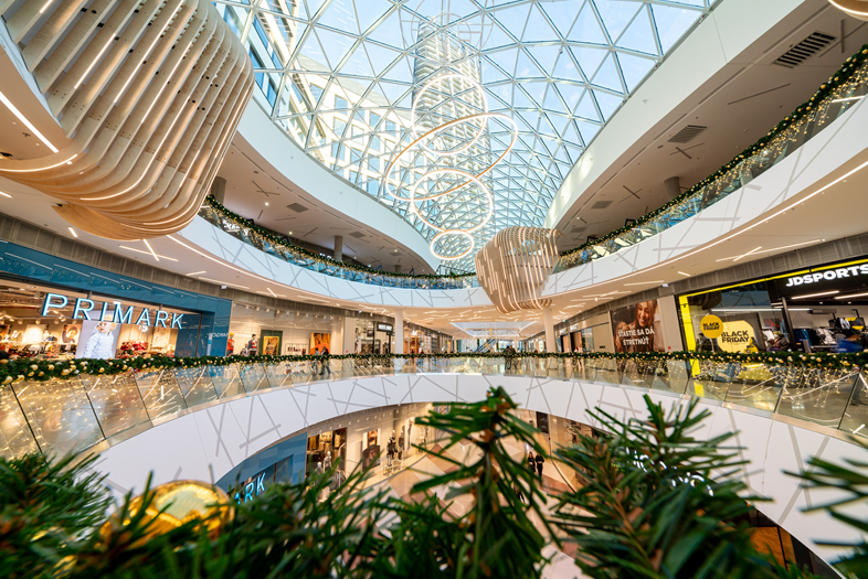 Pohľad do interiéru rozšírenia nákupného centra...