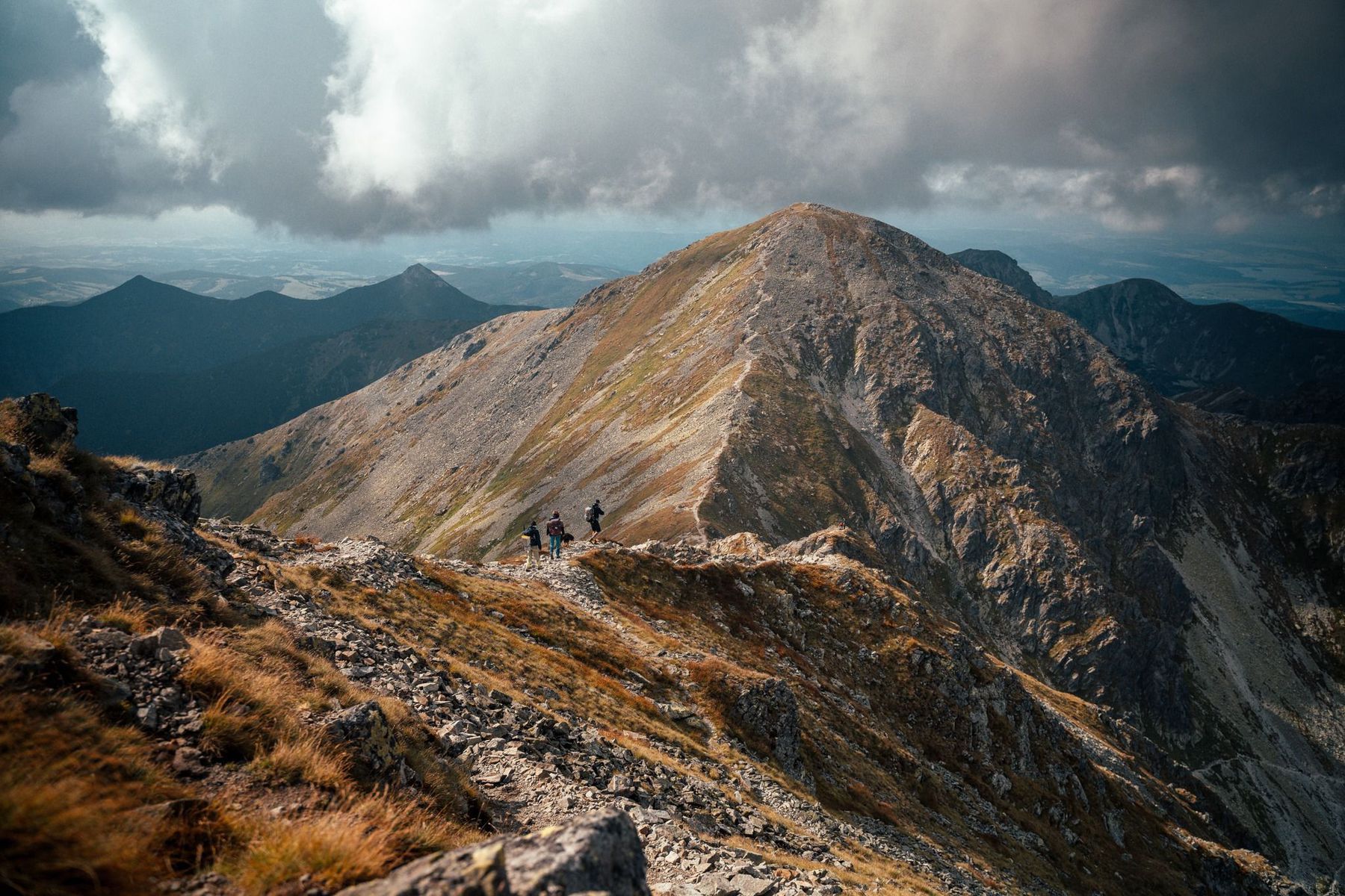 Záber na Tatry z filmu Via Slovakia.