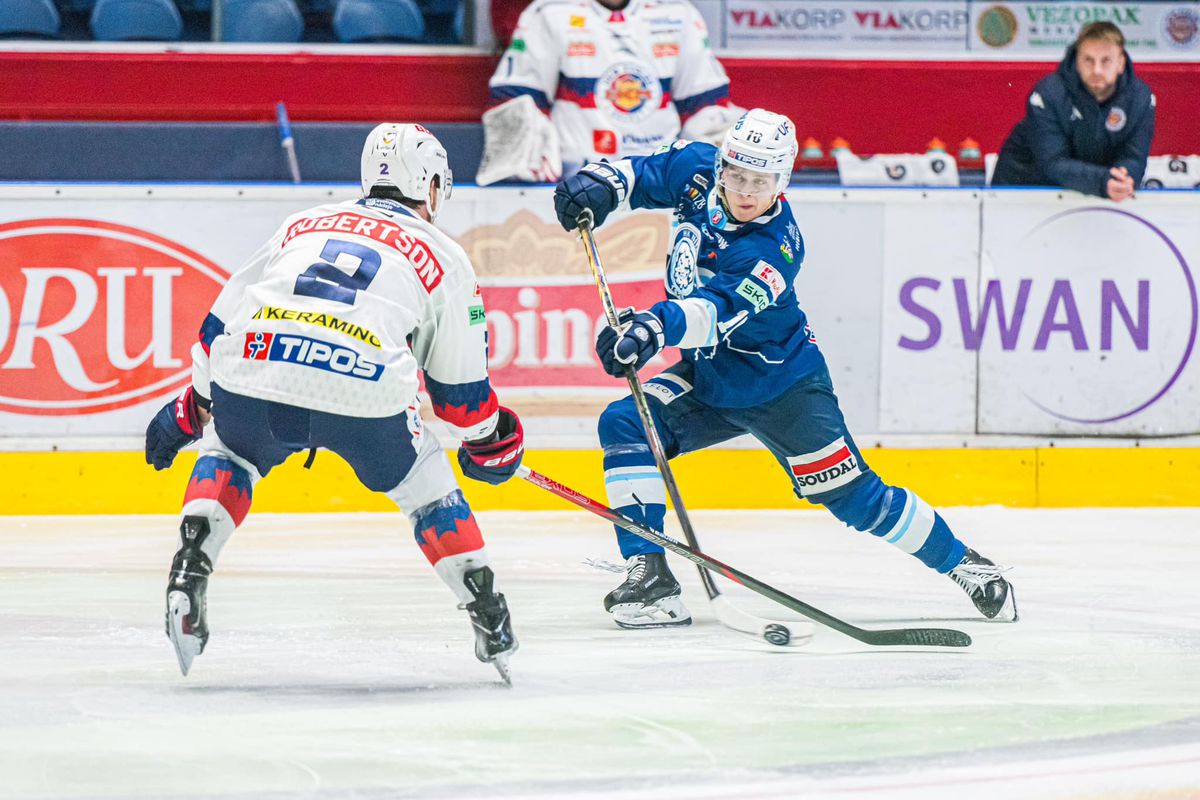 Tomáš Pobežal v drese HK Nitra.