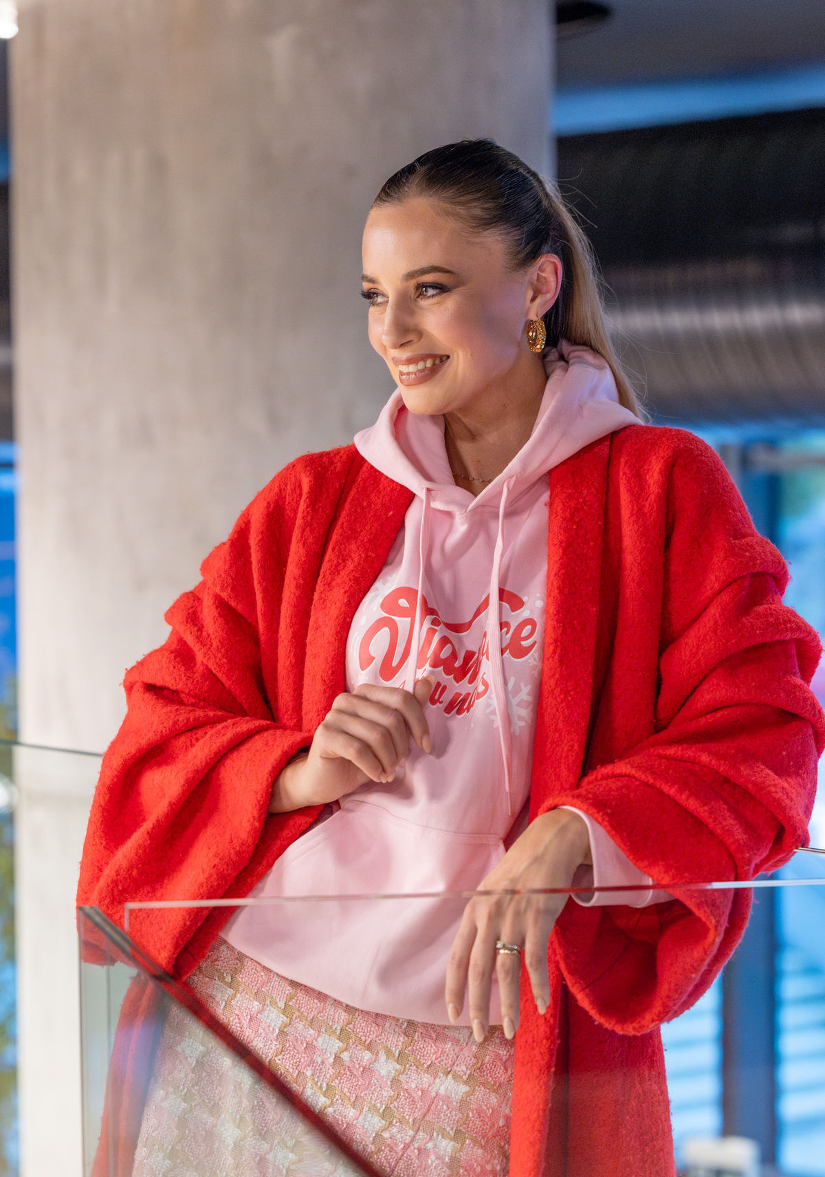 Speváčka Mária Čírová na návšteve redakcie Pravdy.