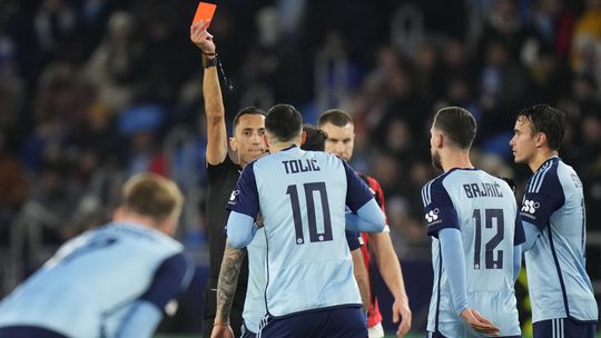 Rozhodca síce červenú pre Toliča vzal späť, Weiss sa aj tak hneval a s Chorvátom bude hovoriť. Borbély mu pred pár týždňami naložil