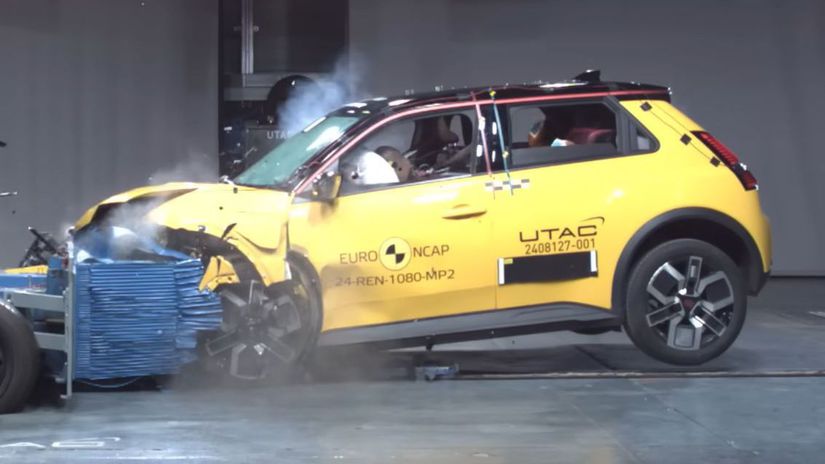 Renault 5 E-Tech patril k dvom autám kola,...