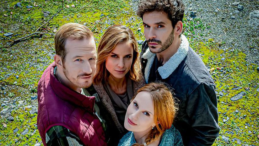  Nela Pocisková, Kristína Madarová, Roman...