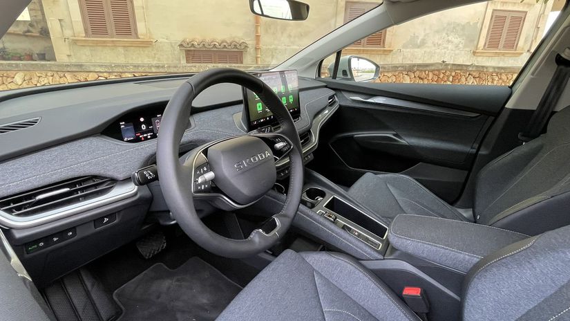 Kým väčšina elektromobilov dáva na obdiv svoje...