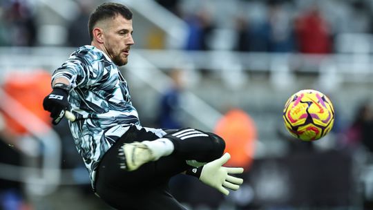 Dúbravka si dal pekný predvianočný darček, kanonádu Newcastlu vylepšil čistým kontom. Liverpool aj Arsenal doma zakopli