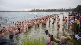 Otužilci v Bratislave v sobotu 14. decembra...
