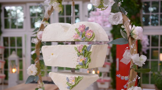 Obrátená torta od Janky v semifinále Pečie celé...