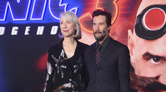 Alexandra Grant a  Keanu Reeves na premiére...