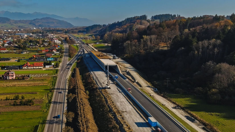 NDS čoskoro odovzdá do prevádzky dvojkilometrový úsek diaľnice D1 pri Ivachnovej - Doprava - Auto - Pravda