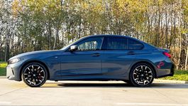 BMW 330e xDrive (2024)