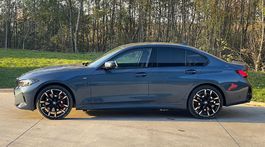 BMW 330e xDrive (2024)