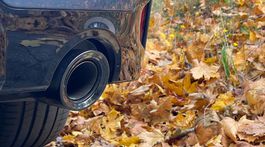 BMW 330e xDrive (2024)