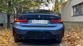 BMW 330e xDrive (2024)