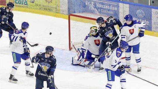 Prvá tretina hrôzy a debakel od Fínska. Mladým Slovákom príprava na MS vôbec nevyšla