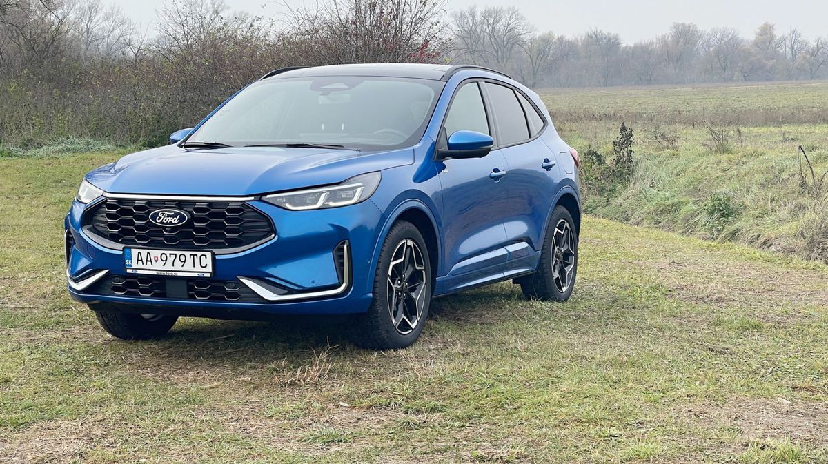 Kuga zaujme aj decentnou prednou LED lištou,...