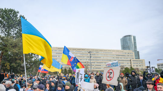 Na snímke protest proti nedeľnej (22. 12.)...