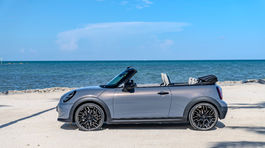 Mini Cooper Convertible (2025)