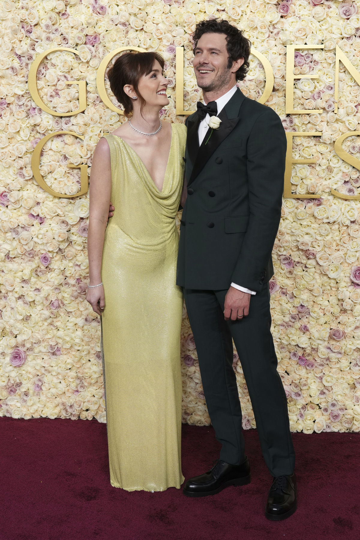 Herečka Leighton Meester v kreácii Versace a...