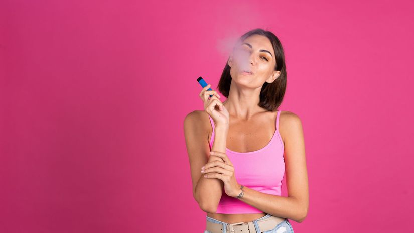 žena, vape, fajčenie, fajčiarka