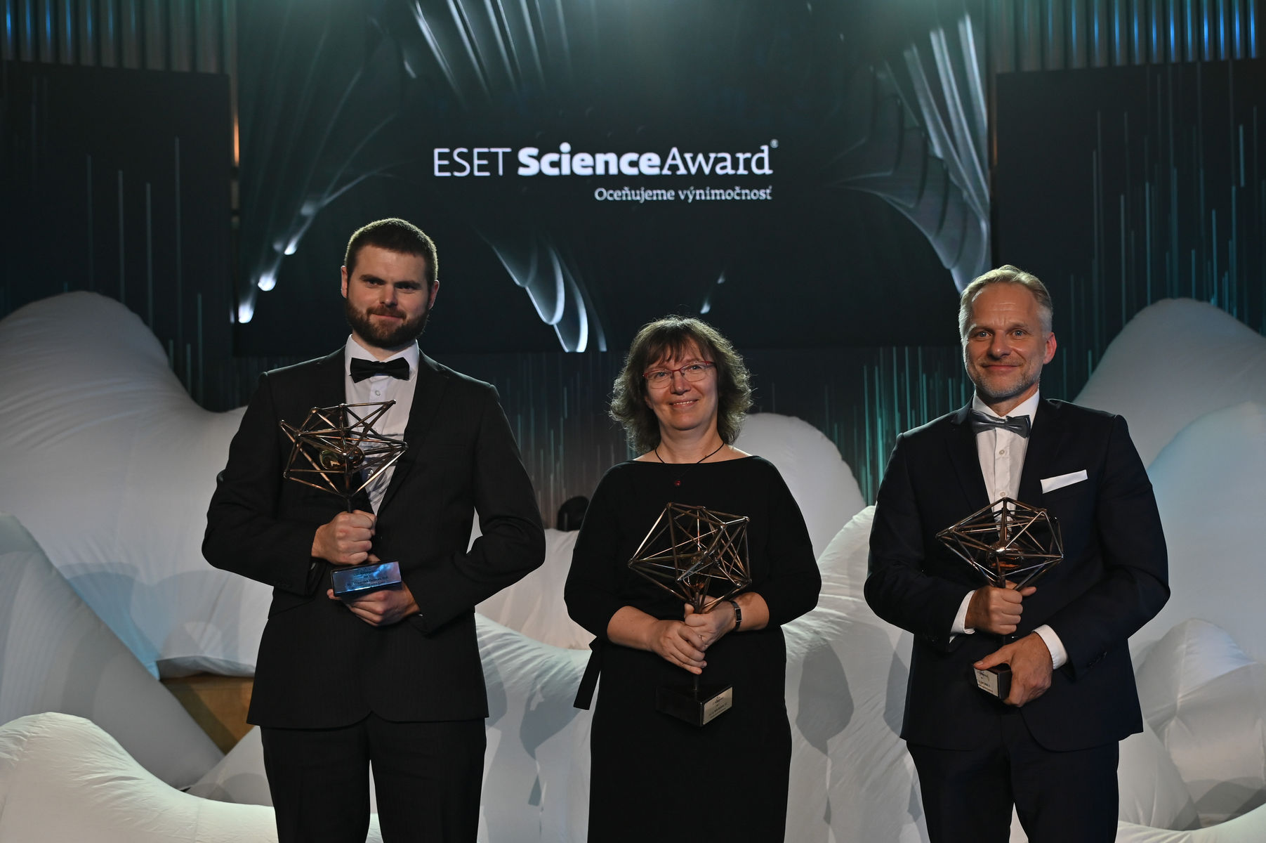 Laueráti ocenenia ESET Science Award - fyzik...