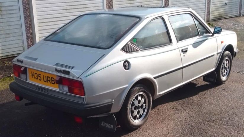 Na to, že toto auto zišlo z liniek v lete roku...