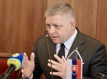 Fico: Náš nepriateľ je Zelenskyj. Slovensko chce podľa premiéra ďalej kupovať ruský plyn, od Ukrajiny požaduje prepravu