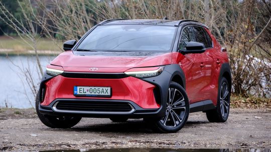 Toyota bZ4X FWD Executive - test 2025