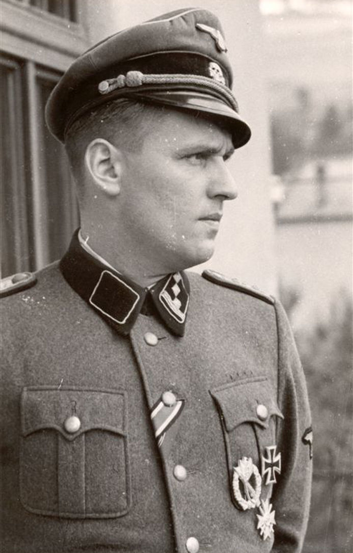 Veliteľ Einsatzkommanda 14 Georg Heuser.