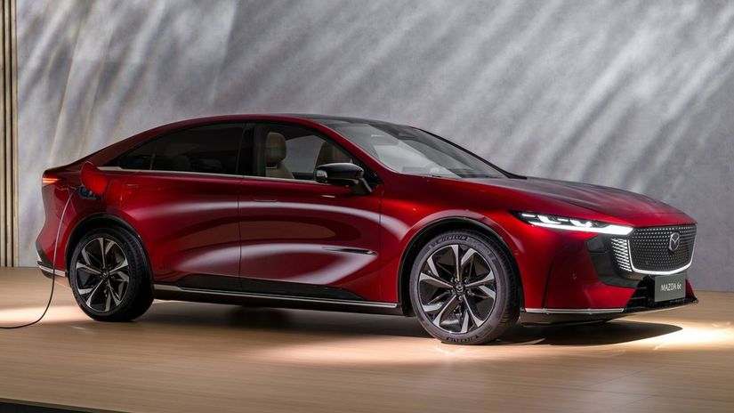 Nová Mazda 6e je síce postavená na čínskych...