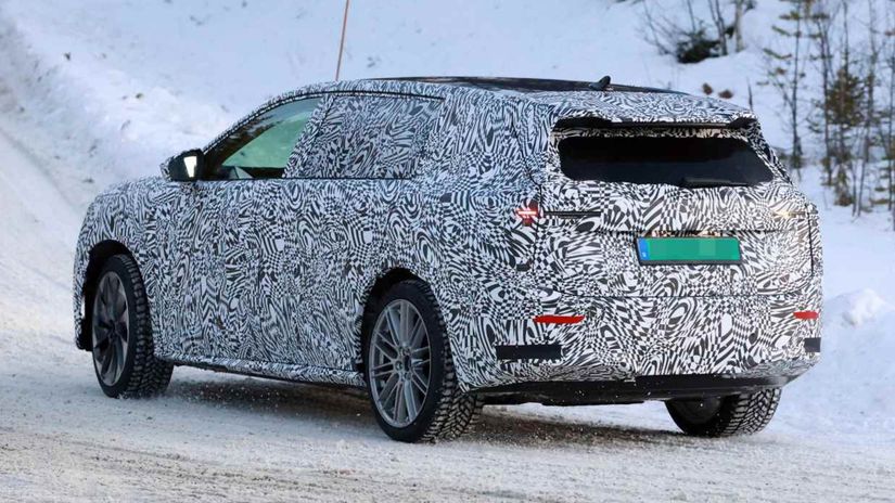 Na dĺžku by mala novinka merať až 4,9 metra....