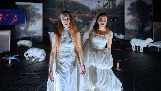 Annamária Janeková a Katarína Morháčová v...