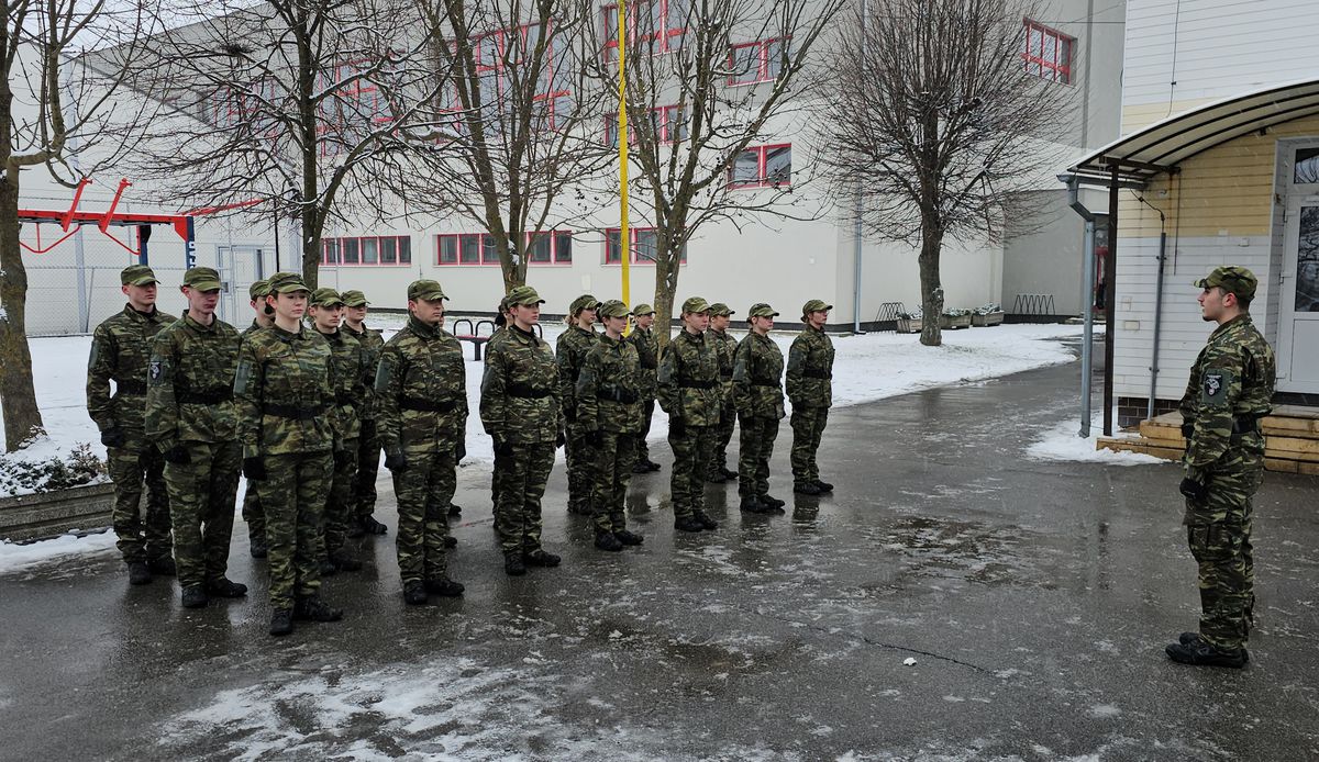 Študenti Spojenej školy Sečovce pri nástupe