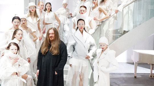 Modelky v kreácii slovenského dizajnéra Borisa...